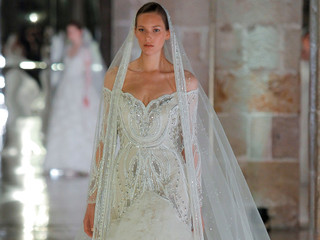 Vestidos de noiva com pedraria: 55 modelos que te farão luzir