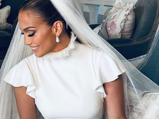 Os vestidos de noiva de Jeniffer Lopez: 5 Itens que não passam despercebidos!