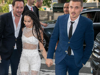 Banho de estilo no pré-casamento de Zoë Kravitz e Karl Glusman