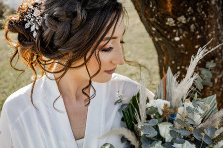 Coques trançados: um penteado atemporal para a noiva