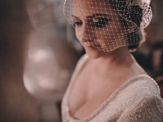 Casquete, voilette e fascinator: saiba diferenciá-los e como usá-los no dia C