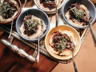 Como calcular a quantidade de comida do casamento?