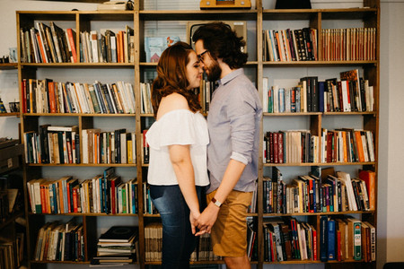 6 Livros perfeitos para casais que estão prestes a dizer "sim"