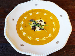 10 Ideias de sopas e cremes com ingredientes regionais para a recepção