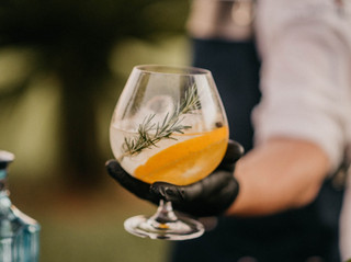 Bar de Gin Tônica: uma tendência que caiu nas graças das recepções de casamento