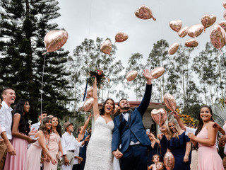 Soltando balões no casamento: um momento emocionante para todos
