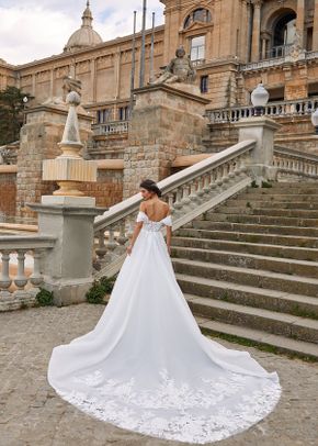 FELICITY, Pronovias