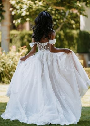 9908, Allure Bridals