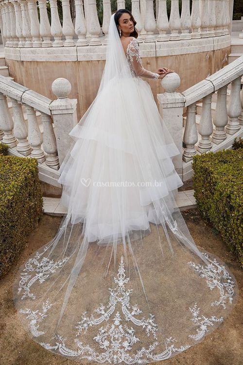 ELLEN, Casablanca Bridal