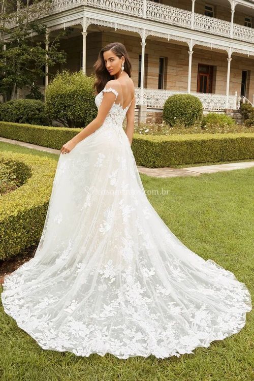 st2224, Mon Cheri Bridals