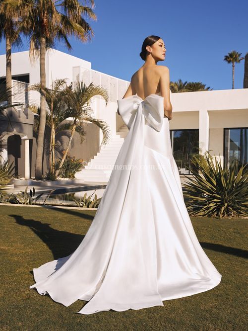 anita, Pronovias