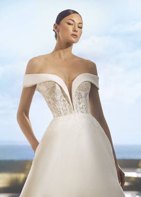 adele, Pronovias