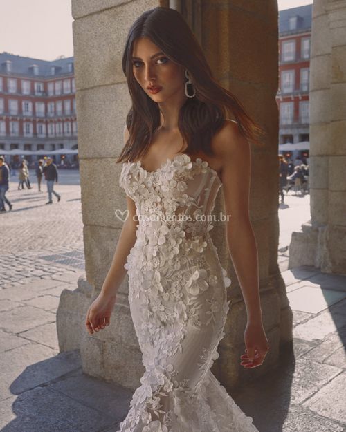 CARRIE, Galia Lahav