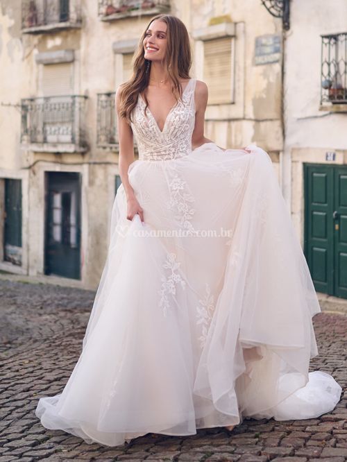 Teona, Maggie Sottero