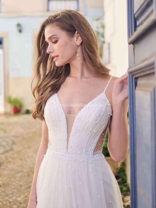 Betsy, Maggie Sottero