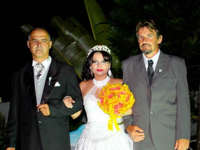 O casamento de Alex e Sabrina em Macaé, Rio de Janeiro 15