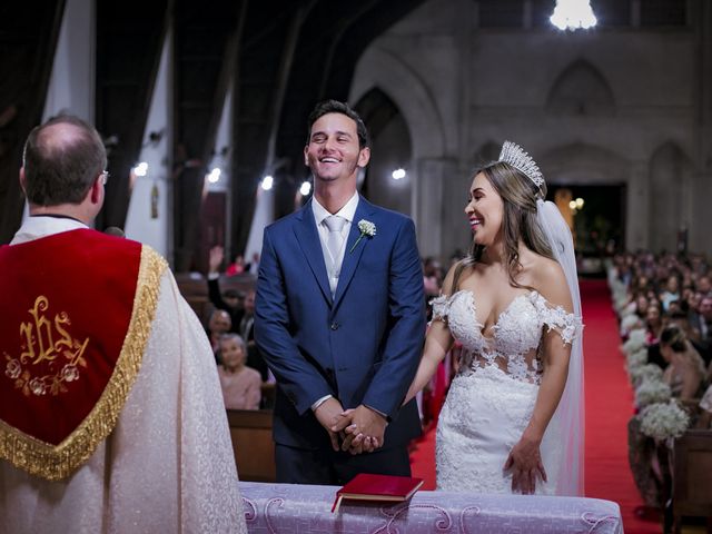 O casamento de Yuri e Caroline em Cáceres, Mato Grosso 17