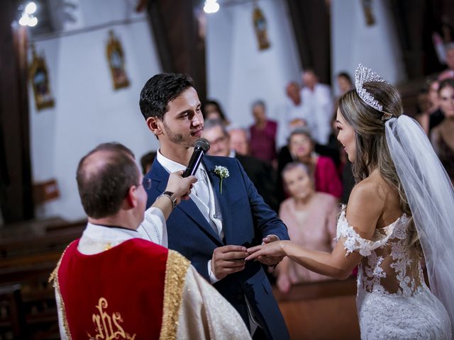 O casamento de Yuri e Caroline em Cáceres, Mato Grosso 22