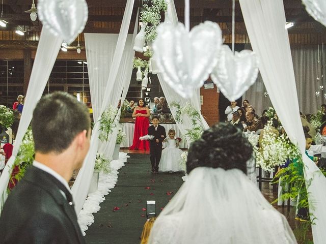 O casamento de Alessandro e Karina em Piraquara, Paraná 8