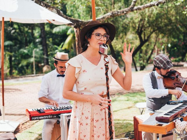 O casamento de Waldiney e Barbara em Belo Horizonte, Minas Gerais 72