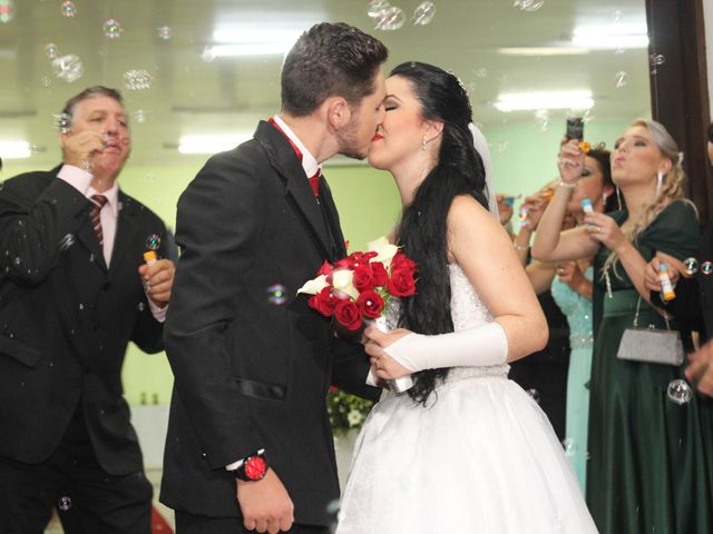 O casamento de Vanessa e Jaisson em Garuva, Santa Catarina 33