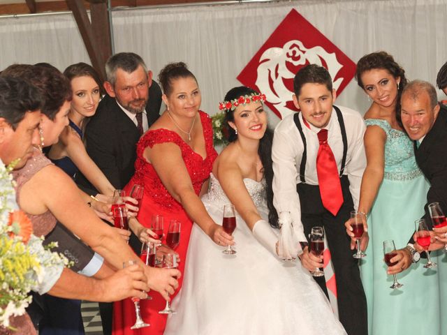 O casamento de Vanessa e Jaisson em Garuva, Santa Catarina 40