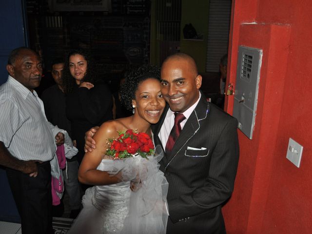O casamento de Luciano e Cristiane  em Carapicuíba, São Paulo Estado 4