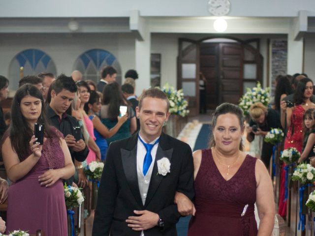 O casamento de João e Karina em Curitiba, Paraná 4