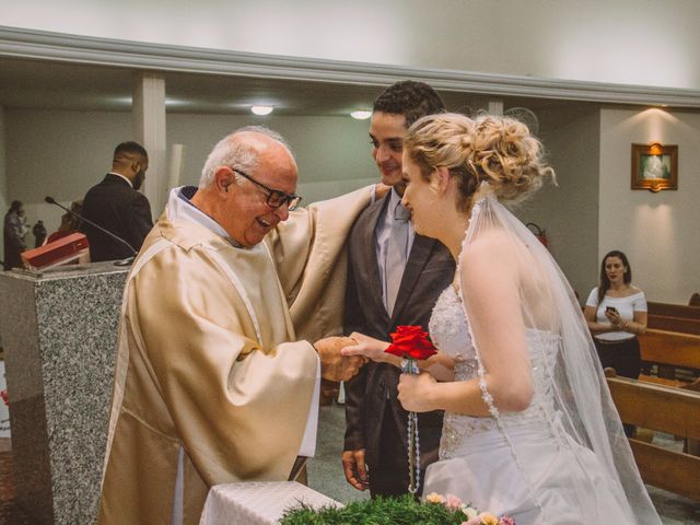 O casamento de Max e Monique  em Porto Alegre, Rio Grande do Sul 4