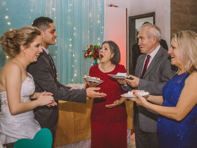 O casamento de Max e Monique  em Porto Alegre, Rio Grande do Sul 29