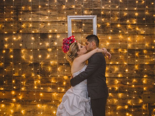 O casamento de Max e Monique  em Porto Alegre, Rio Grande do Sul 30