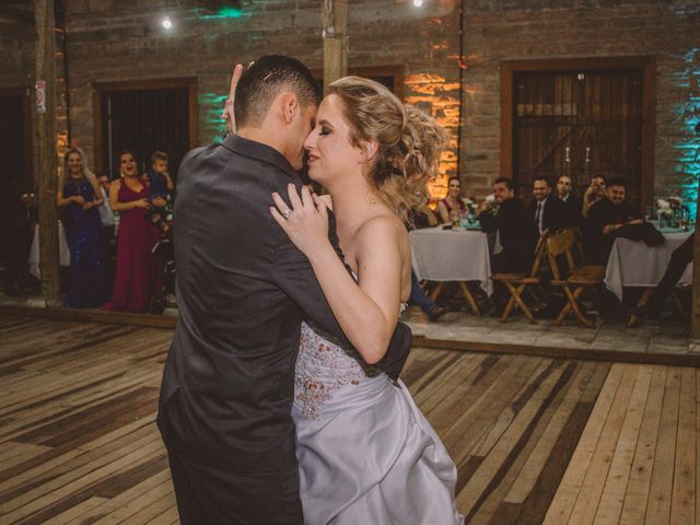 O casamento de Max e Monique  em Porto Alegre, Rio Grande do Sul 34