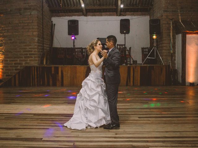 O casamento de Max e Monique  em Porto Alegre, Rio Grande do Sul 38