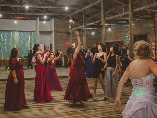 O casamento de Max e Monique  em Porto Alegre, Rio Grande do Sul 44