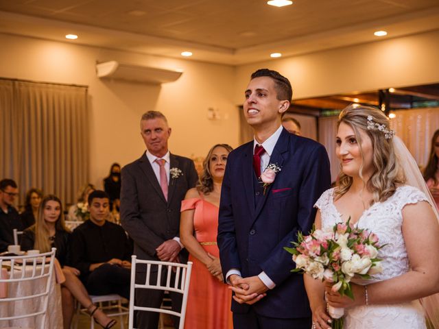 O casamento de Gustavo e Roberta em Joinville, Santa Catarina 13