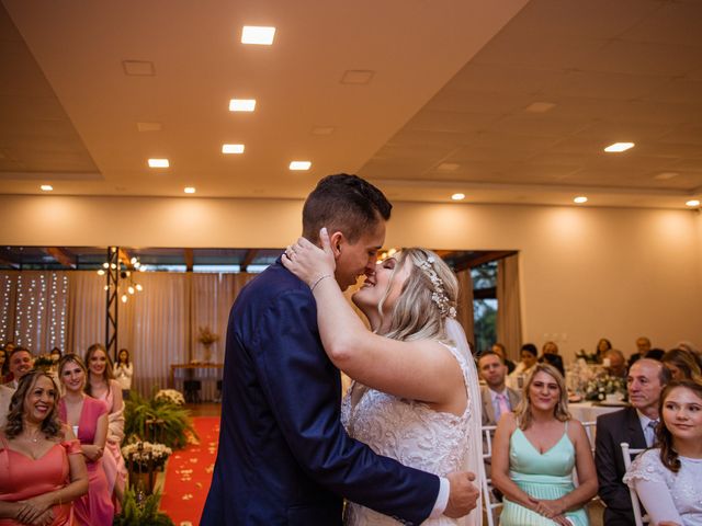 O casamento de Gustavo e Roberta em Joinville, Santa Catarina 27