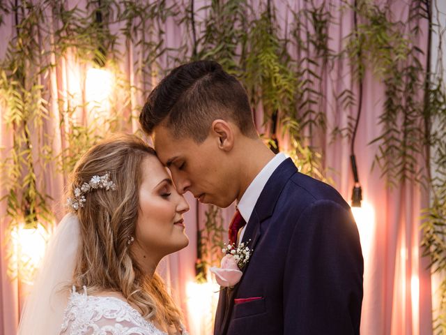 O casamento de Gustavo e Roberta em Joinville, Santa Catarina 35