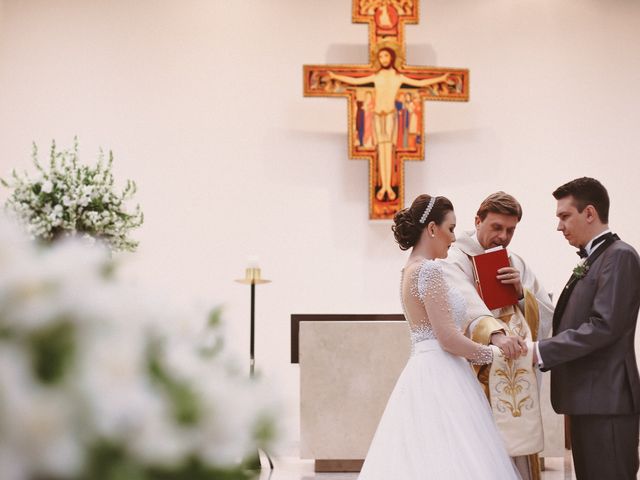 O casamento de Fernando e Julia em Joinville, Santa Catarina 31