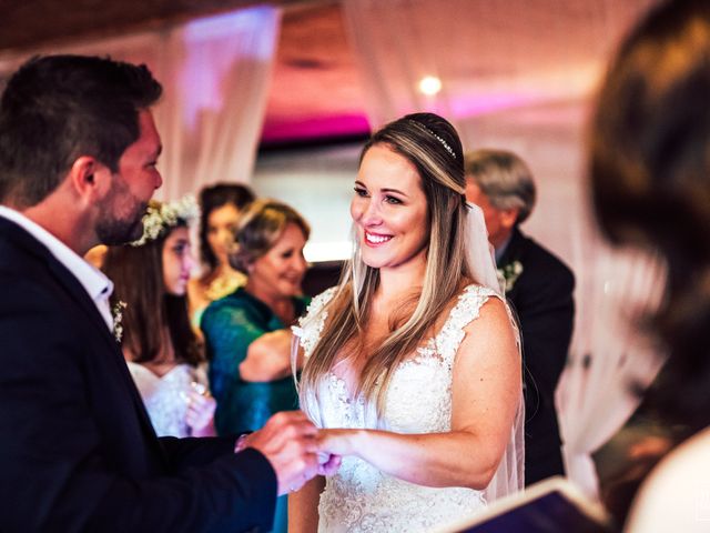 O casamento de Bruno e Luciana em Itapema, Santa Catarina 22