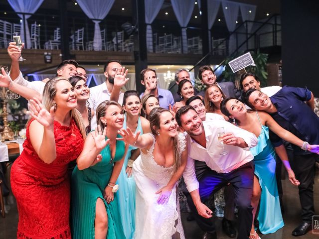 O casamento de Bruno e Luciana em Itapema, Santa Catarina 32