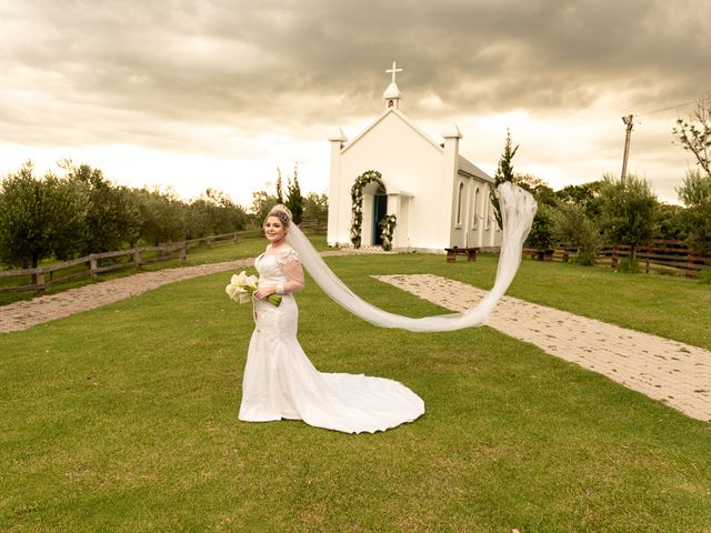 O casamento de Diego e Jaqueline em Caxias do Sul, Rio Grande do Sul 24