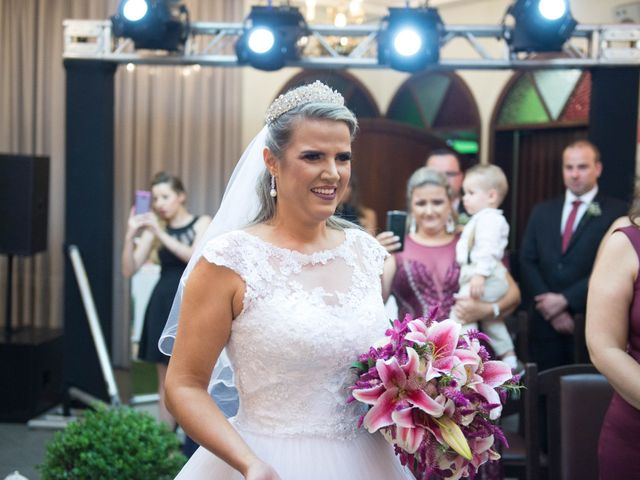 O casamento de Emanuel e Merielin em Curitiba, Paraná 8