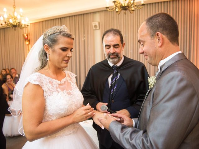 O casamento de Emanuel e Merielin em Curitiba, Paraná 10