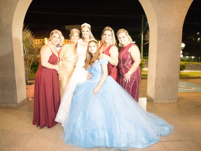 O casamento de Emanuel e Merielin em Curitiba, Paraná 17