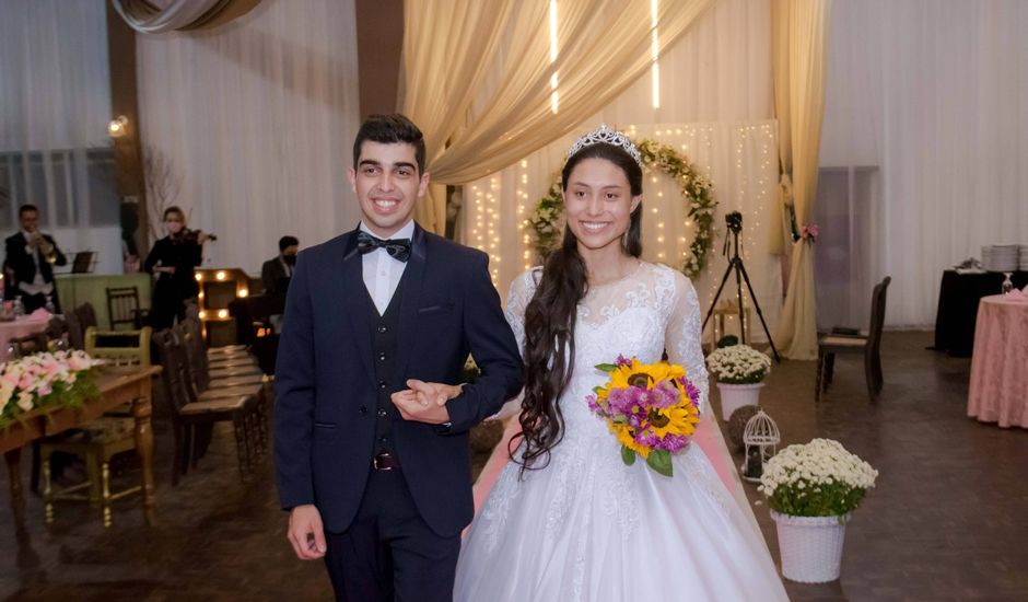 O casamento de Júnior  e Gabriela  em Curitiba, Paraná