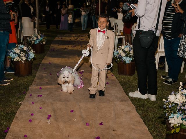 O casamento de Junio e Natália  em Esmeraldas, Minas Gerais 5