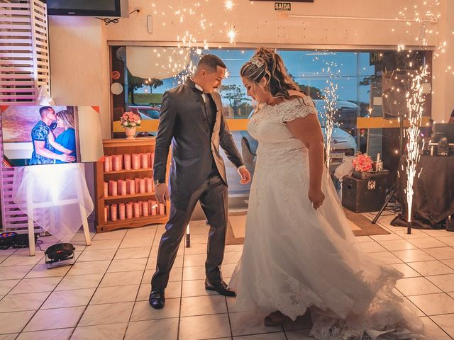 O casamento de André e Larissa em Matinhos, Paraná 32