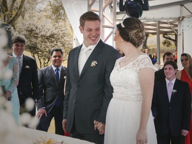 O casamento de Thiago e Geraldine em Ponta Grossa, Paraná 20