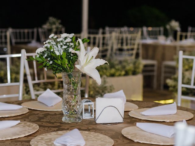 O casamento de Vanderley e Mikaella em Paulista, Pernambuco 4