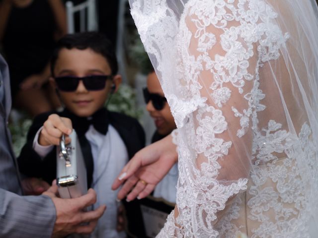 O casamento de Vanderley e Mikaella em Paulista, Pernambuco 10